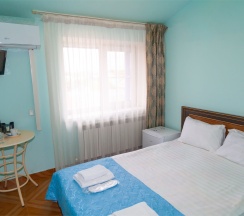 МАЛЕНЬКИЙ 2-местный со ВСЕМИ удобствами (старый номерной фонд) в MaxxRoyal