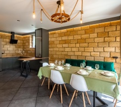 Коттедж стандарт с 2 двуспальными кроватями в Любовь и Горы