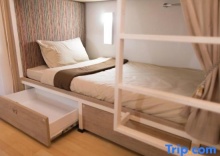 Кровать в общем номере (женский номер) в Stay With Hug Poshtel & Activities