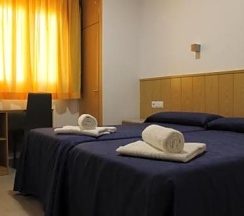 Двухместный номер Superior 2 отдельные кровати в Hostal Conchita Legazpi