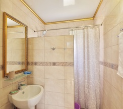 Двухместный номер с раздельными кроватями в Лорис