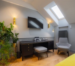 Полулюкс на мансардном этаже в Генрих