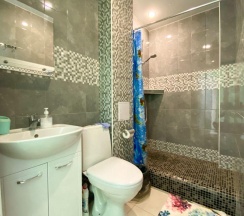 Комната стандарт с 2 односпальными и 1 двуспальной кроватью №3 в Алешкина мечта