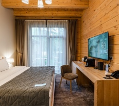 Номер Классик с двуспальной кроватью с видом на реку в Grand Chalet Altay