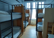 Верхнее место в женском 6-местном номере №412 в Bla Bla Hostel