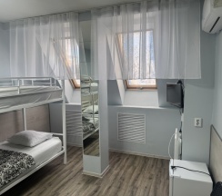 Четырехместный номер с общей ванной комнатой на мансарде №33 в Акспай