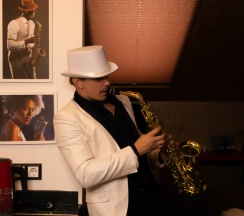 Премиум в За Кулисами