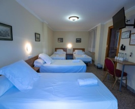 Четырёхместный номер Standard в Hotel Monasterio Granada - Adults Only