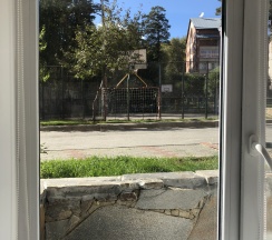 Студия на цокольном этаже в 4 apelsina