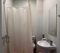 Трехместный номер в Шах.