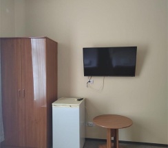 Номер стандарт с 1 односпальной и 1 двуспальной кроватью в Оптима