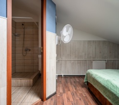 Трехместный номер с мини-кухней в Риверсайд