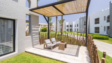 Двухместный полулюкс Garden двуспальная кровать в SUNRISE Tucana Resort