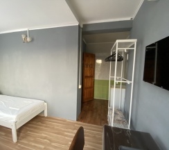 Трехместный номер с 3 односпальными кроватями в Ярд