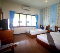 Двухместный номер Deluxe 2 отдельные кровати в My Place @ Surat Hotel