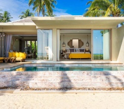 Двухместная вилла Pool Beachfront двуспальная кровать в Devasom Khao Lak Beach Resort & Villas