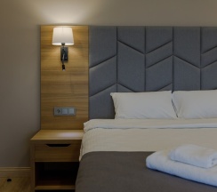 Двухместный номер Стандарт Мансарда с балконом двуспальная кровать в Афалина