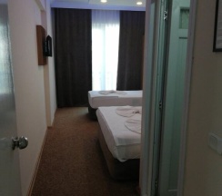 Четырёхместный номер Standard в Cagan Hotel