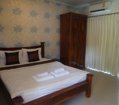 Двухместная вилла с видом на сад двуспальная кровать в The Park Nangrong Resort
