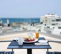 Двухместный номер Deluxe (двуспальная кровать) в Ibis Styles Heraklion Central