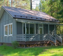 Коттедж с 2 спальнями (Отдельно стоящий дом) в Искатель