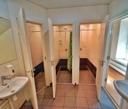 Кровать в общем номере (женский номер) в The Monks Bunk Hostel & Bar