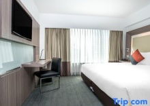 Двухместный семейный номер Standard двуспальная кровать в Hilton Garden Inn Bangkok Silom