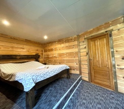 Апартаменты с отдельным входом и верандой в Ковчег