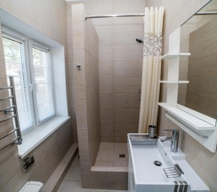 100 - Четырехместные апартаменты с террасой в Азов Инн