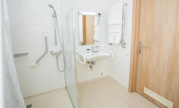 Апартаменты с 1 спальней (без кухни) для маломобильных гостей в Прибрежный квартал