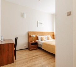 Уютный номер с двуспальной кроватью в Имидж