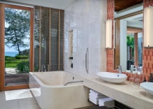 Вилла с 3 комнатами oceanfront в Renaissance Phuket Resort & Spa