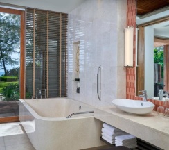 Вилла с 3 комнатами oceanfront в Renaissance Phuket Resort & Spa