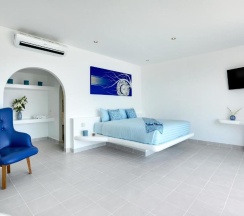 Семейный номер Standard с видом на сад в La Perle Luxury Boutique Hotel
