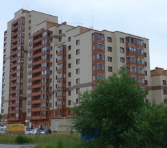 Трёхместные апартаменты с балконом и с красивым видом из окна в Апартаменты Премиум Студия