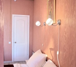 №9. Семейный номер с двуспальной кроватью, диваном и видом на Байкал в Прибой