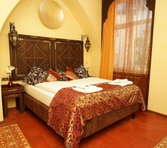 Двухместный номер Standard двуспальная кровать в Hotel Villa Oriental & Restaurant