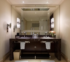 Номер Люкс Four Seasons Экзекьютив с видом на Кремль Твин в Four Seasons Hotel Moscow