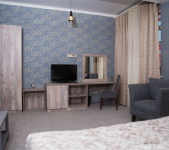 Трехкомнатный Семейный Номер в Пассаж