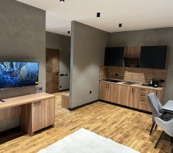 Двухкомнатный улучшенный люкс с кухней в Tash maral