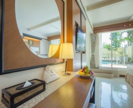 Номер Premier с балконом в Asia Cha Am Hotel