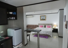 Студия Standard с балконом и с видом на море в Alex Group Jomtien Plaza Condotel