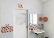 Кровать в общем номере в Sleep Sheep Phuket Hostel SHA