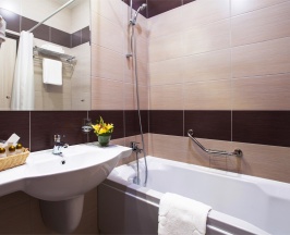 Двухместный с раздельными кроватями - смежный в Bishotel