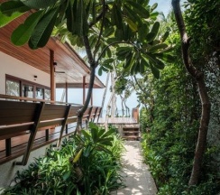 Двухместная вилла c 1 комнатой рядом с пляжем двуспальная кровать в Banana Fan Sea Resort