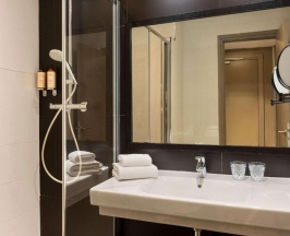 Двухместный номер Privilege двуспальная кровать в Mercure Paris Alesia