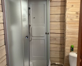 Стандартный номер с двуспальной кроватью и балконом (верхний этаж) в Гавань Листвянка