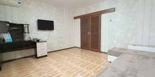 Красноярск: Апартаменты 2-к. кв. на Ястынской 15