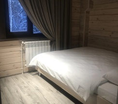 Апартаменты с 3 комнатами с балконом в Лесной