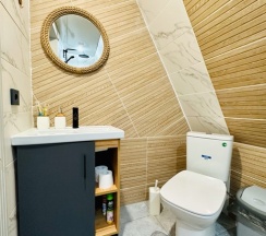 (1А) А-Frame 4x в Черногория на Родниковой